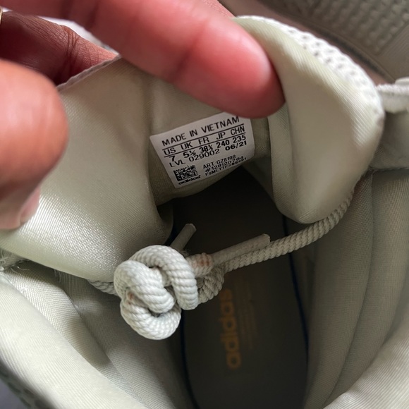 NWT * ADIDAS SAMBA BOOTS (7) - Picture 9 of 10